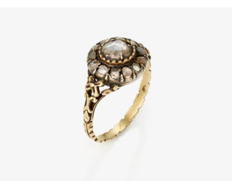 Entouragering mit DiamantenWohl England, um 1780Gelbgold 15 Karat und Silber, getestet. 1 Diamantrose, ca. 5,5 x 5 mm und 12 