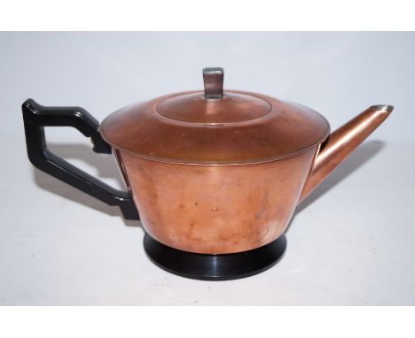 Art deco tea pot with ceramic interior 