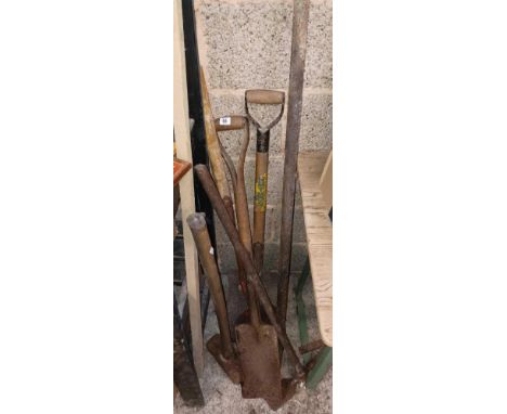 QTY OF GARDENING TOOLS