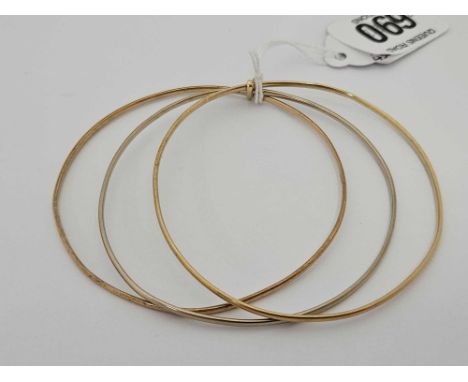 .750 MARKED RUSSIAN STYLE 3 PIECE BANGLE, 17.9g