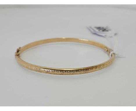 .750 MARKED GOLD BANGLE, 4.8g