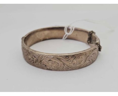 WIDE SILVER BANGLE