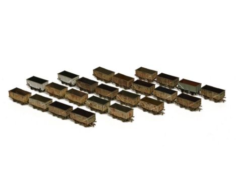 Twenty-three Bachmann 00 gauge 16 tonne mineral wagons 