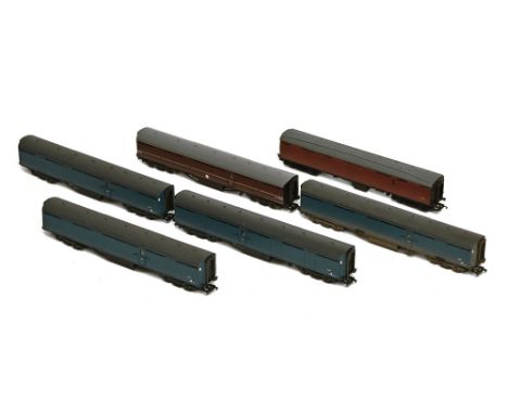 Six 00 gauge coaches, five Bachmann &amp; one Tri-ang