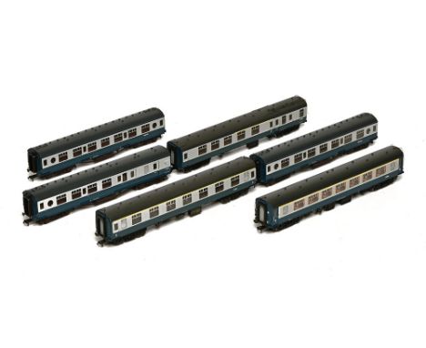 Six Bachmann coaches 