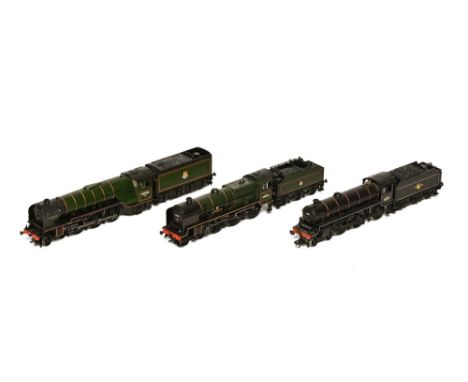 Three Bachmann 00 gauge steam locomotives, 4-6-0, 6132 &amp; 4-6-0 The Royal Leicestershire Regiment &amp; 4-6-2, 60536