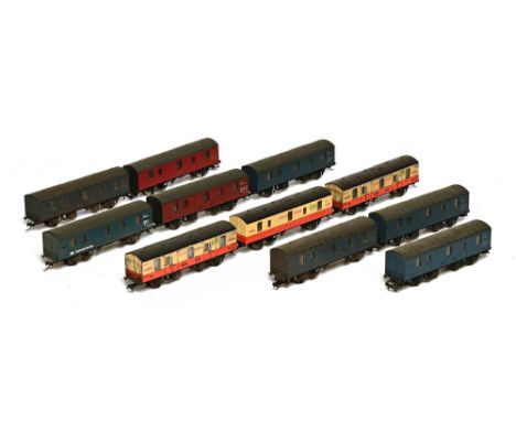 Eleven Lima CCT parcel vans/coaches 