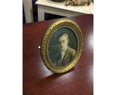 MINIATURE PORTRAIT IN GILT FRAME