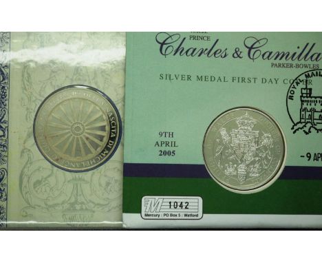 Michelangelo 500th Anniversary silver coin cover, issued by John Pinches, within folder with CoA, together with a further sil