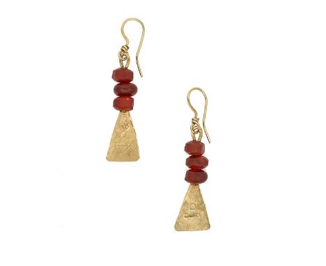 Guy Royle - A pair of 18ct gold cornelian ear pendants, hammered triangular drop, each with three drilled cornelian beads, di