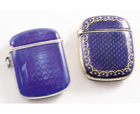 AN EARLY 20TH CENTURY NORWEGIAN SILVERGILT AND PURPLE ENAMELLED VESTA CASE with gilt underglaze borderwork, maker's mark uncl