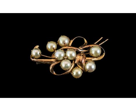 Antique Period 14ct Gold Pearl Set Brooch, With Makers Mark K-W and Marked 14ct. Lovely Piece of Antique Jewellery. Excellent