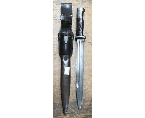 German M84/98 Bayonet, matching serial numbers to bayonet and scabbard, good condition 9.5” blade, inspection stamps to hilt 