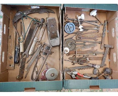 box of rusty vintage tools including a trap, files, screwdrivers etc etc