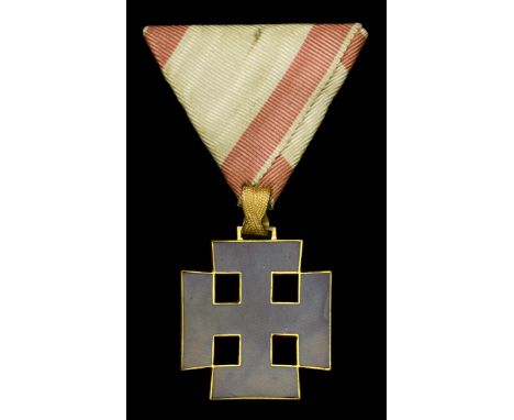 Austria, First Republic, Order of Merit, Knight’s First Class Cross, 34mm x 32mm, gilt and enamel, unmarked, in Anton Reitter