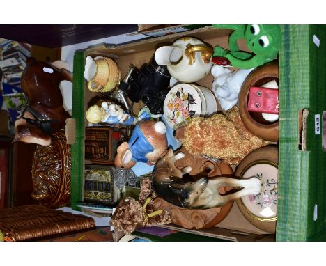 A BOX AND LOOSE CERAMICS AND SUNDRY ITEMS, to include a Royal Worcester jug, shape no 1094, date cypher 1906, height 14cm (ha