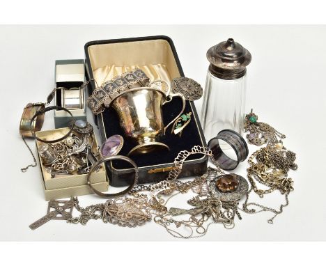 A SELECTION OF SILVER AND WHITE METAL ITEMS, to include a cased silver christening cup, bell shape with engraved initials 'SM