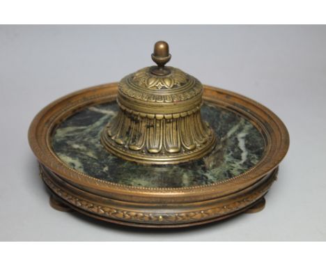A FRENCH TYPE MARBLE AND GILT METAL INKWELL, Dia 15.5 cm