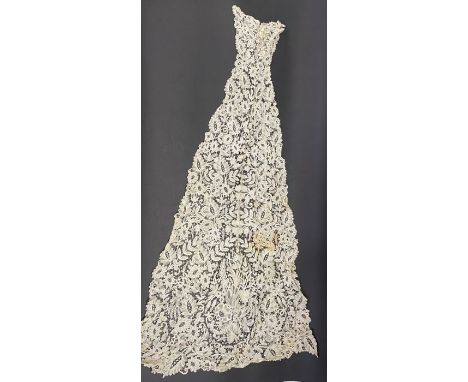 Bobbin lace collar/fichu, possibly Honiton, with foliate and floral sprays (possibly a dress panel)