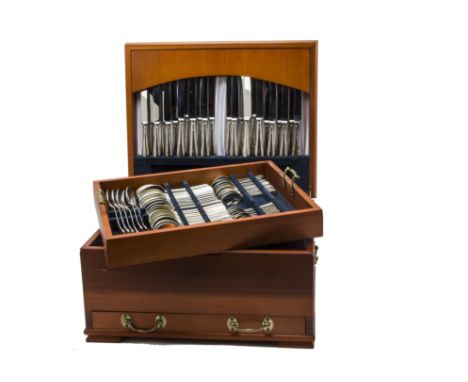 A very good modern silver canteen of bead pattern cutlery for twelve by HS, the extensive set presented in a canteen case wit