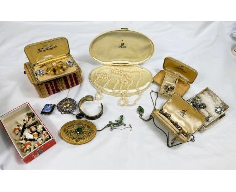 A cultured pearl necklace and costume jewellery.
