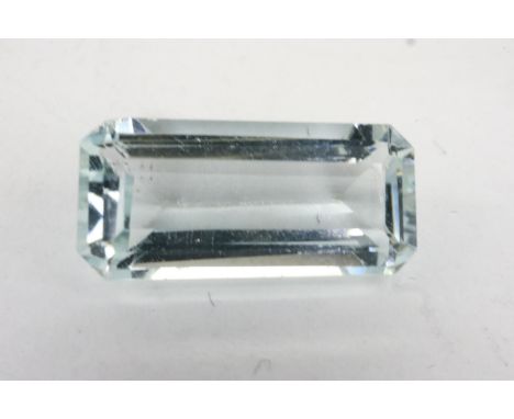 Natural emerald cut loose aquamarine stone: 1.85ct. UK P&amp;P Group 1 (£16+VAT for the first lot and £2+VAT for subsequent l