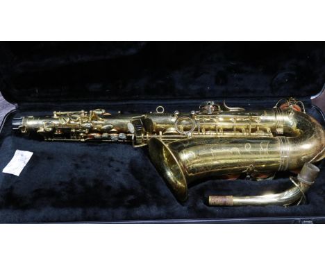 Stagg brass students saxophone in fitted case. Not available for in-house P&amp;P 