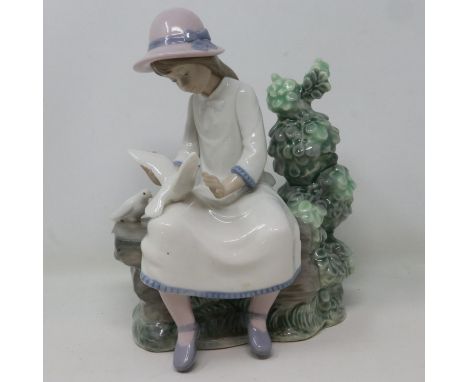 Large Nao figurine of a seated girl with doves, no cracks or chips, H: 24 cm. UK P&amp;P Group 3 (£30+VAT for the first lot a
