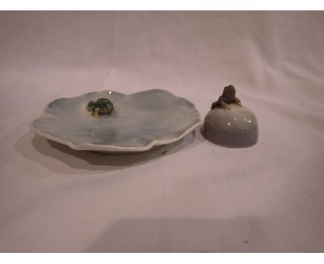 Royal Copenhagen frog paperweight, H: 40 mm, and a frog tray, L: 11 cm (2), no cracks or chips. UK P&amp;P Group 1 (£16+VAT f