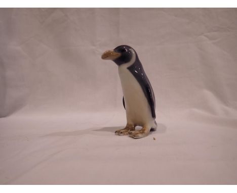 Royal Copenhagen figurine of a penguin, no cracks or chips, H: 10 cm. UK P&amp;P Group 1 (£16+VAT for the first lot and £2+VA