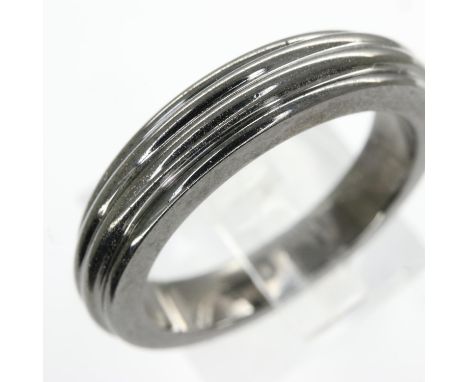 Theo Fennell oxidised silver band ring, size K. UK P&amp;P Group 0 (£6+VAT for the first lot and £1+VAT for subsequent lots) 