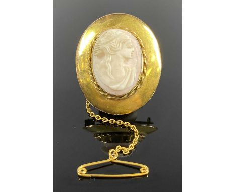 VICTORIAN CAMEO PORTRAIT BROOCH in 9ct gold mount, 30 x 27mms, having a safety chain, 7.4gmsProvenance: private collection Co