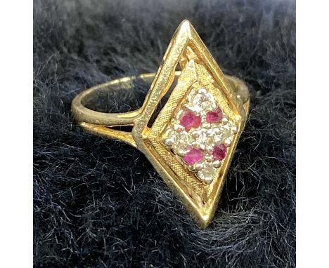 14CT GOLD LOZENGE SHAPED RING set with garnet and diamonds, marked '14k', size L, 4.1gmsProvenance: private collection Conwy