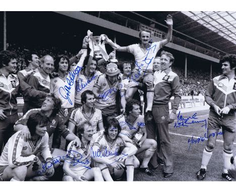 Autographed Southampton 16 X 12 Photo : B/W, Depicting Southampton Players Celebrating With The Fa Cup In Front Of Photograph