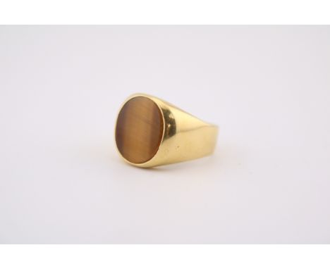18ct Gold Gents Tigers Eye Signet ring Size S. 13.4g total weight 