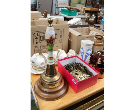 Box of assorted 19thC and later Horse brasses and a Bar Pump Trophy 'The Mike Wolstenholme Quiz Challenge Trophy' 
