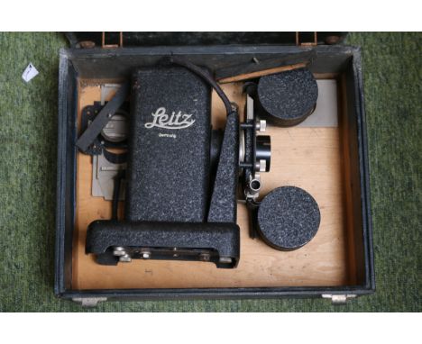 Leitz of Germany Projector in case 