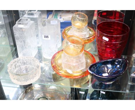 Collection of assorted Art Glass to include Dartington Frank Thrower, Whitefriars etc. (8)