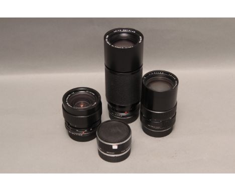 Three Leitz R Lenses, including Vario-Elmar-R f/3.5 35-70mm, Elmarit-R f/2.8 135mm and Vario-Elmar-R f/4.5 75-200mm, toegher 