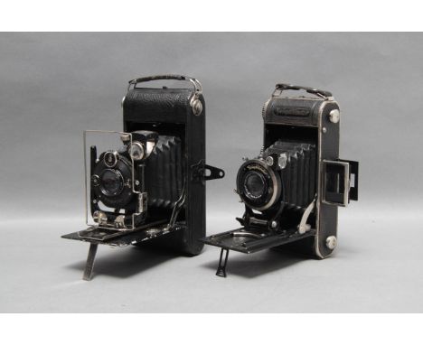 An Ihagee Folding Camera, together with a Voigtländer Inos II, both in maker's cases