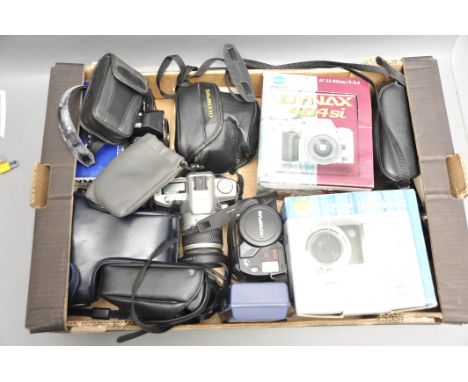 A Selection of Various Cameras, including Minolta Dynax 404si, Minolta Dynax 5 and more (a lot)