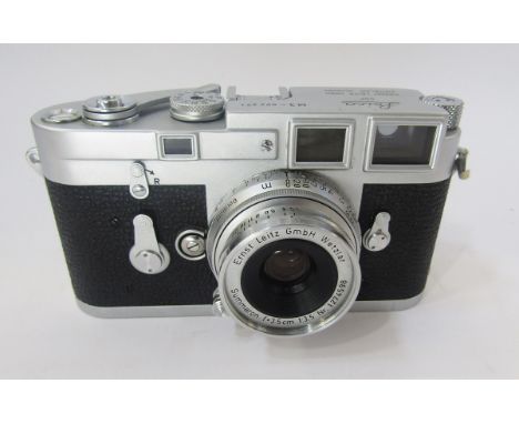 Leica M3 35mm Rangefinder camera, serial no.874271, circa 1957 with an Ernst Leitz Wetzlar Summaron F=3.5cm 1 3 5 lens, seria