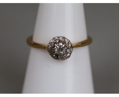 18ct gold diamond cluster ring - Approx size: L 