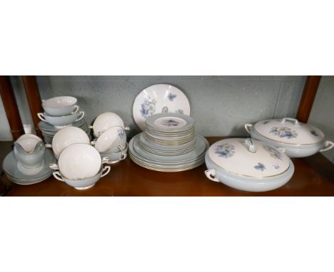 Royal Worcester tea service - Woodland pattern 
