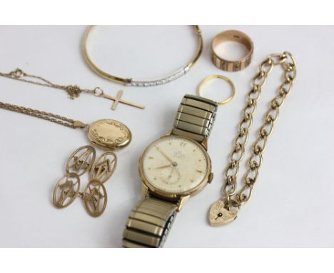 A quantity of 9ct gold jewellery including a bracelet with padlock clasp; a bangle; a pair of Masonic cuff links; a gentleman