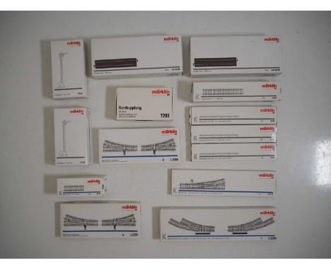 A mixed selection of boxed MARKLIN HO gauge K track sections, rails and signals - VG/E in G/VG boxes (14)