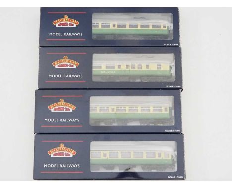 A set of BACHMANN limited edition OO gauge 39-000T 'Kyle Line' MK2 coaches in LNER Tourist green/cream livery produced for Mo