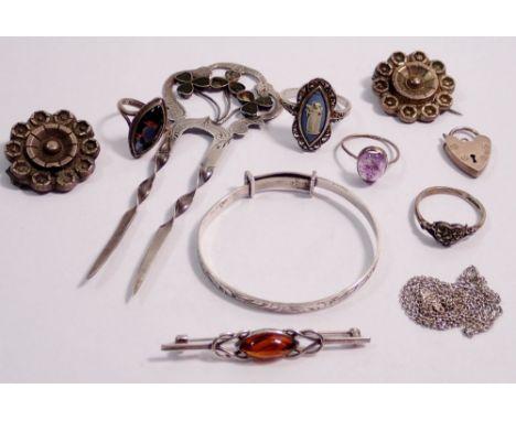 A box of silver jewellery including hair comb, a/f