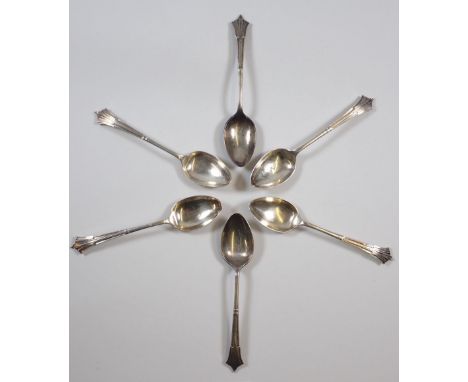 A set of six silver Onslow pattern teaspoons, Sheffield 1901 James Lewis &amp; Sons, 137g