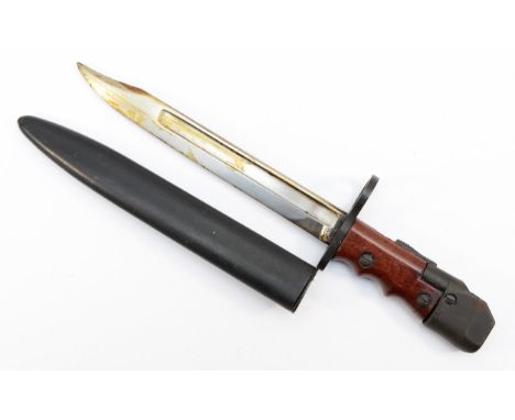 WWII era no.7 Mk1/L bayonet with swivelling pommel and scabbard 